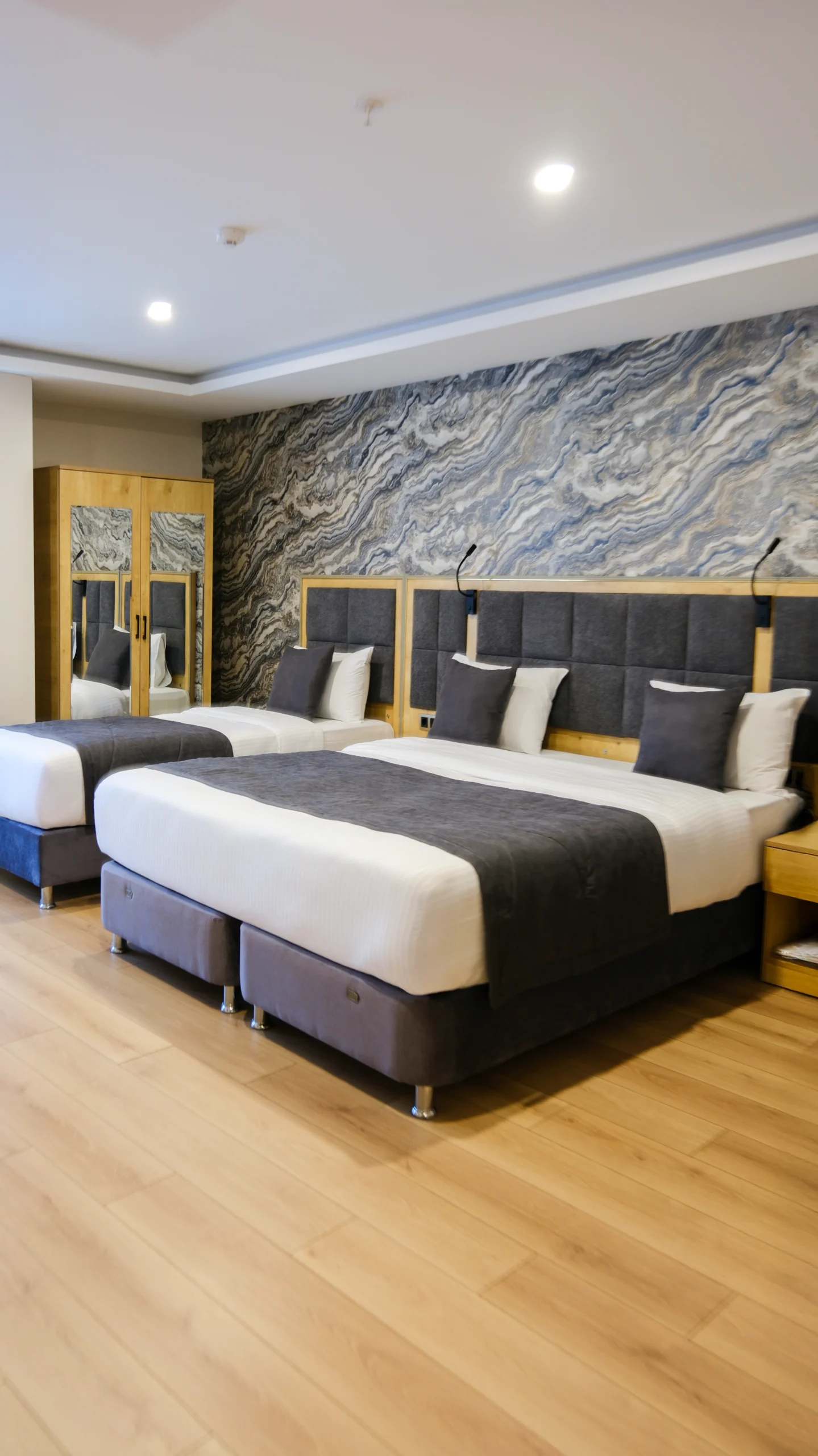 Superior Balcony oda görünümü 1